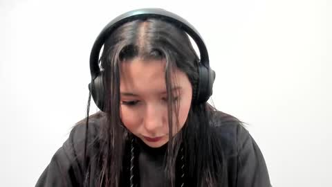 Snapshot of zammii69 chatting on October 12, 2:09 pm zammii69 online show from October 12, 2:09 pm