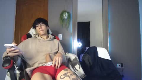 Snapshot of zanty2308 chatting on October 13, 3:41 am Tiiago Mallz online show from October 13, 3:41 am