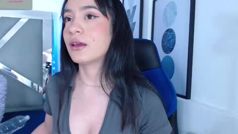 Snapshot of zaradames_ chatting on February 25, 4:14 am zaradames_ online show from February 25, 4:14 am