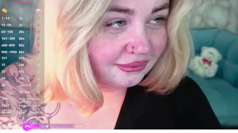 Lola online show from March 30, 8:09 pm