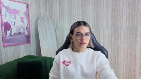 Isabella online show from May 1, 12:43 pm