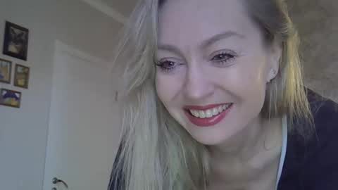 Zarina Swift online show from October 28, 4:57 am