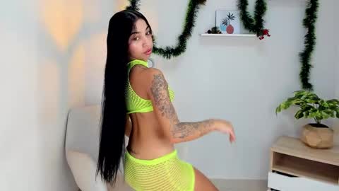 vanessa  online show from January 5, 8:01 pm