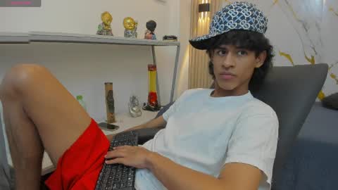 Zayn online show from April 8, 7:39 pm