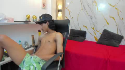 Zayn online show from May 8, 7:41 pm
