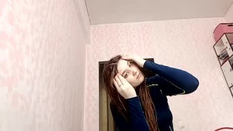 zeniabrossoit online show from March 8, 4:05 am