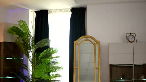 ZenyaNoir online show from April 7, 9:33 am