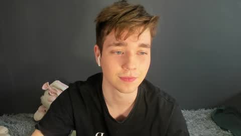 Ethan online show from April 5, 3:25 am