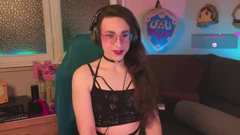 zesty_peach online show from May 22, 10:05 pm