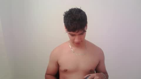 Snapshot of zeus_183 chatting on October 5, 2:46 pm zeus_183 online show from October 5, 2:46 pm