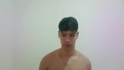 Snapshot of zeus_183 chatting on October 1, 11:25 pm zeus_183 online show from October 1, 11:25 pm