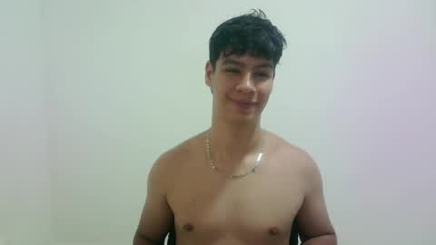 Snapshot of zeus_183 chatting on September 12, 2:02 am zeus_183 online show from September 12, 2:02 am