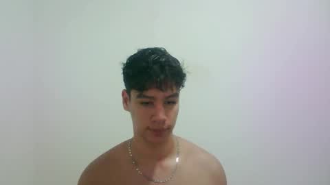 Snapshot of zeus_183 chatting on October 11, 12:37 am zeus_183 online show from October 11, 12:37 am