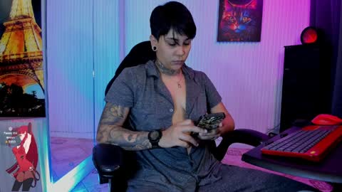 zhoestrong online show from April 4, 8:16 pm