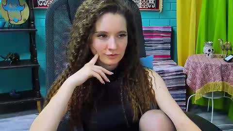 Snapshot of zianichols chatting on February 18, 1:55 pm zianichols online show from February 18, 1:55 pm