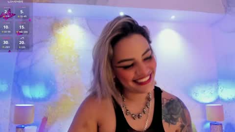 zihaadams_ online show from May 6, 10:27 pm