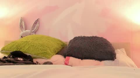 zihaadams_ online show from May 3, 9:10 pm