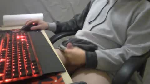 Snapshot of zkraston11 chatting on December 16, 3:22 pm zkraston11 online show from December 16, 3:22 pm