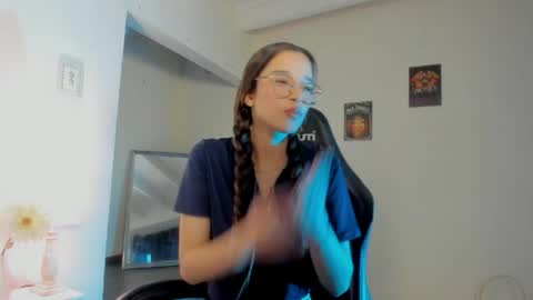 zoe_dear online show from April 16, 9:39 pm