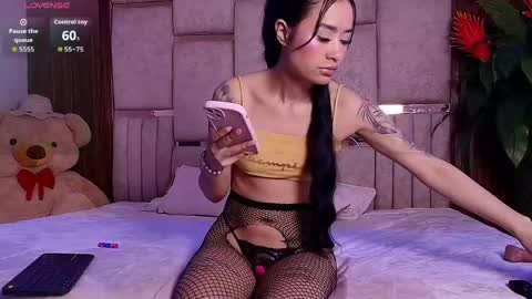 zoe_dim online show from April 14, 3:32 am