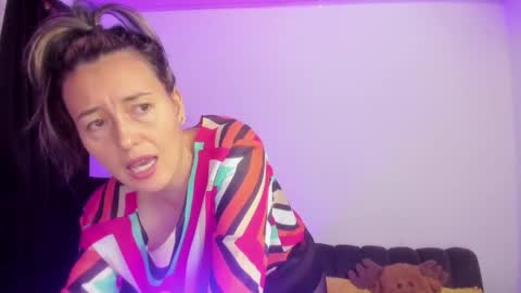 ZOE online show from February 7, 8:45 pm