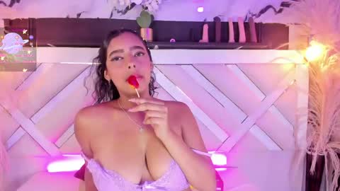 Zoey  online show from May 26, 9:54 pm