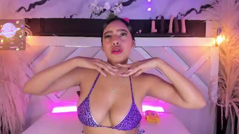 Zoey  online show from May 24, 10:16 pm