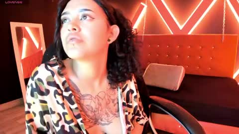 zoe  online show from April 14, 8:06 am