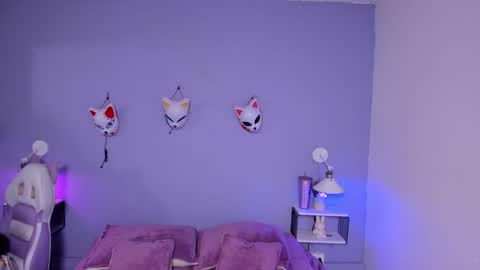 Zoe Lynch online show from November 13, 11:46 am