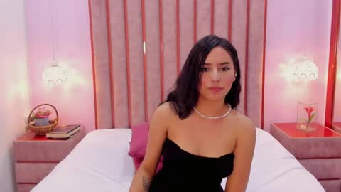 Zoe Monrow online show from May 17, 6:28 pm