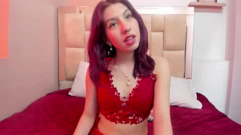 zoe_moreau online show from November 20, 8:06 pm