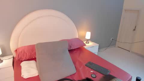 zoe_pinkett online show from March 18, 3:45 am