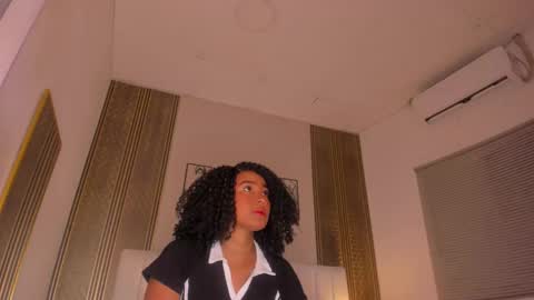 Hi guys i am Zoe  online show from March 23, 11:15 am