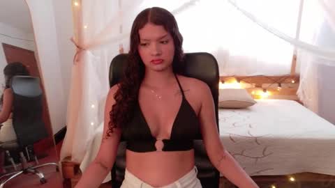 zoecute20 online show from April 9, 8:36 pm