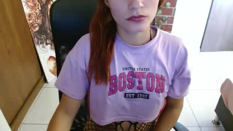 Snapshot of zoee__69 chatting on March 6, 3:24 pm zoee__69 online show from March 6, 3:24 pm