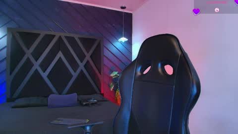 Zoe 3 online show from March 31, 5:46 pm