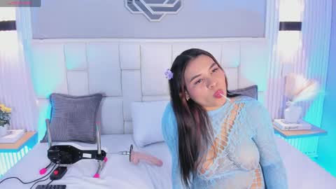 Zoe online show from April 8, 4:04 am