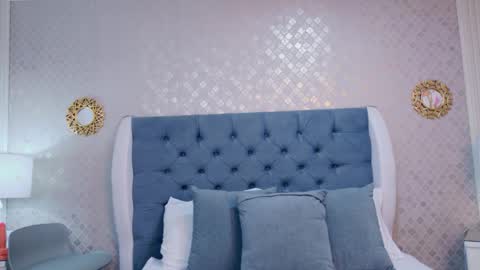ZoeWilliis online show from June 1, 12:17 pm
