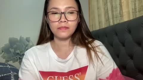 zoey_foryou online show from May 2, 1:39 pm