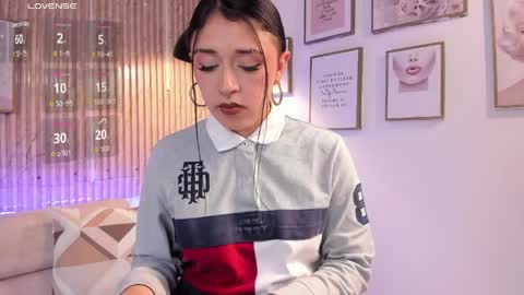 Zoey  online show from April 3, 1:51 pm