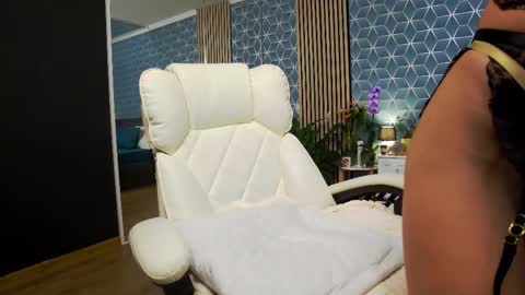 Zoey online show from November 1, 4:50 pm