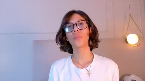 Zoey online show from July 8, 1:03 pm