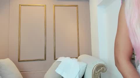 Z O E online show from November 30, 12:45 pm