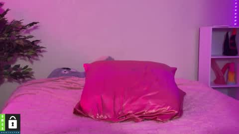 Zoey online show from February 9, 12:31 pm