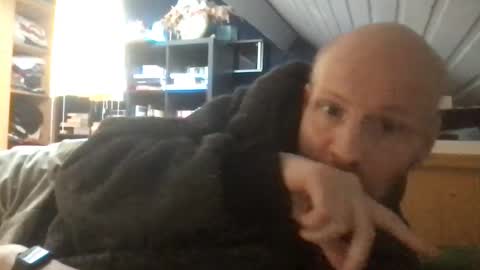 zolexthomas online show from April 26, 6:05 pm