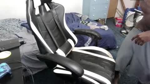 zoneingout online show from November 14, 5:42 am