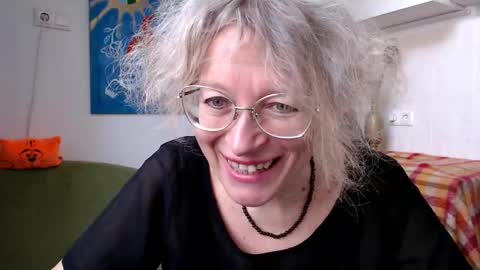 Snapshot of zosya1111 chatting on February 21, 7:56 am Zosya1111 online show from February 21, 7:56 am