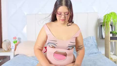 zully_fox online show from May 8, 1:50 pm