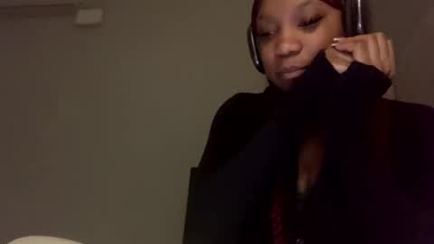 Zuri Frost online show from October 16, 8:18 pm