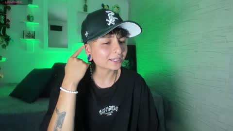 Snapshot of zuryramirez_ chatting on October 11, 9:40 pm Zury Ramirez online show from October 11, 9:40 pm